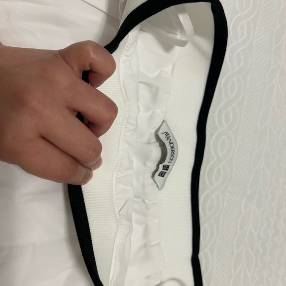 Uniqlo x JW Anderson Tennis Skirt - Picture 2 of 3